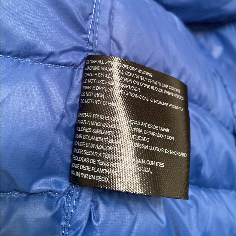 Gerry lightweight puffy coat with inside pockets, size small - Picture 8 of 12